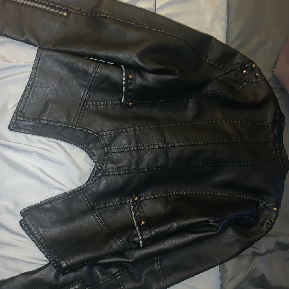 Female leather jacket - Picture 3 of 5